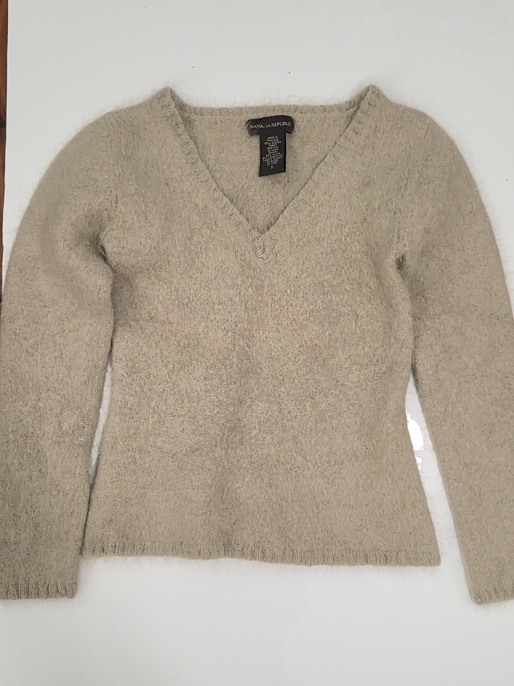 Banana Republic Beige V-Neck ANGORA Sweater